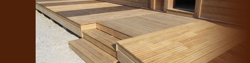 Láminas de terraza de madera natural torrefactada de árboles frondosos o de hoja ancha
